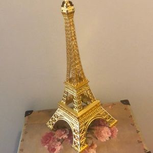 Meet your Posher, Adha